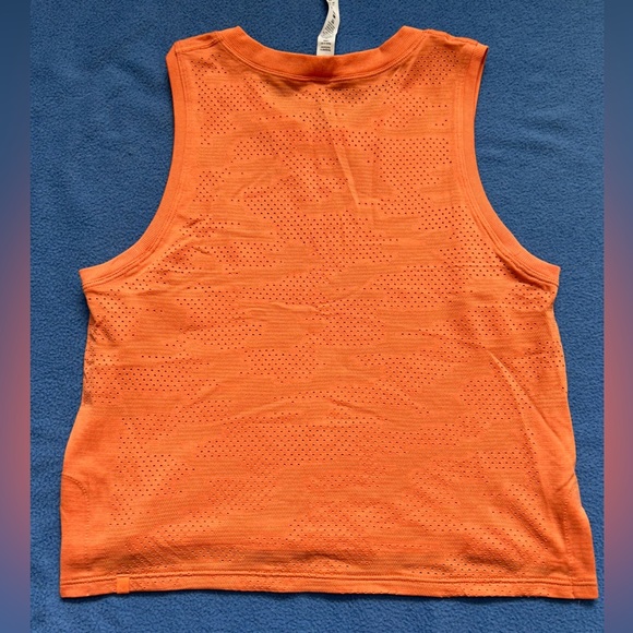Lululemon crop tank - Picture 2 of 2